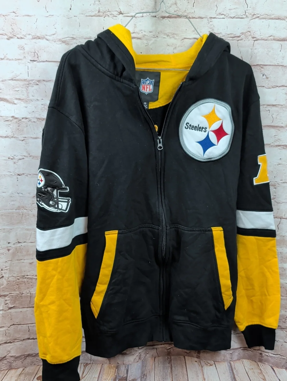 NFL Pittsburgh Steelers Black and Gold  Men's Zip Hoodie Large